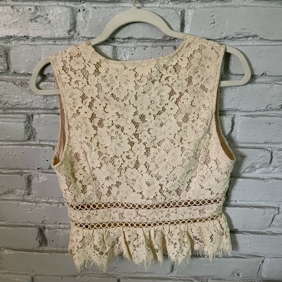 🍨CREAM CORSET 🍨 lace top with peplum detail - Picture 6 of 7